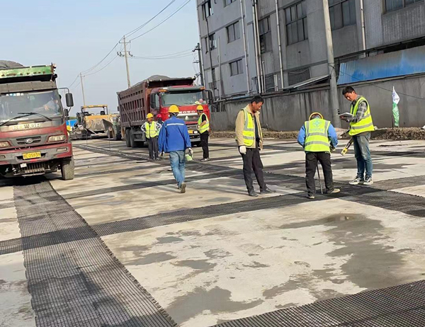 平武老材料的新故事：玻璃纤维土工格栅如何在‘白改黑’浪潮中重获新生？